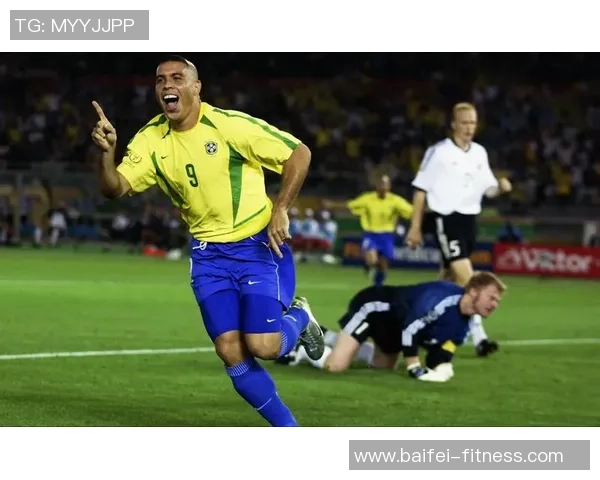 足球历史百大球星最新评选揭晓揭示足坛经典与传奇人物风采