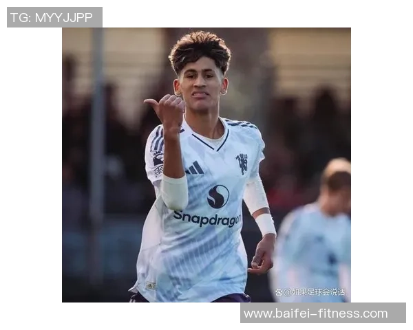 足球巨星喜迎家庭新成员 生下可爱儿子引发球迷热烈祝福