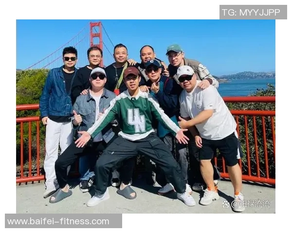 足球球星与娱乐圈跨界合作与互动背后的商业与文化现象解析 足球球星与娱乐圈跨界合作与互动背后的商业与文化现象解析